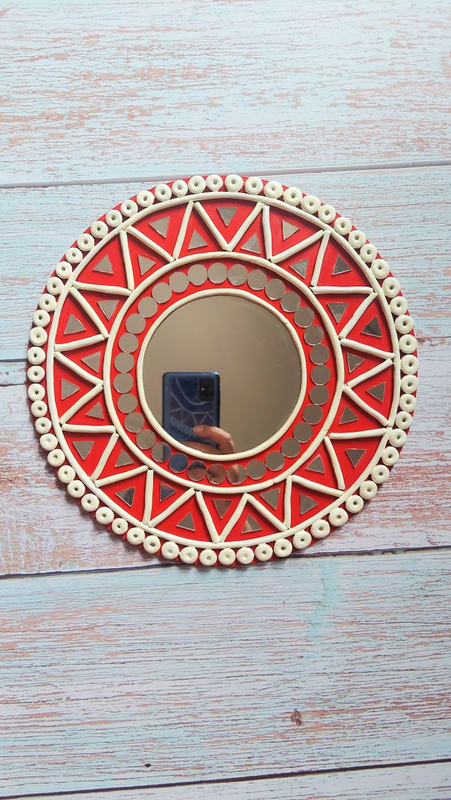 Red N White Handmade Lippan Art Wall Plate